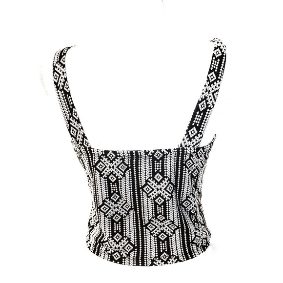 Ginger G B&W Tribal Geometric Print Crop Top - Picture 4 of 5